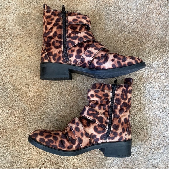 EUC Leopard Print Ankle Booties - Picture 2 of 5